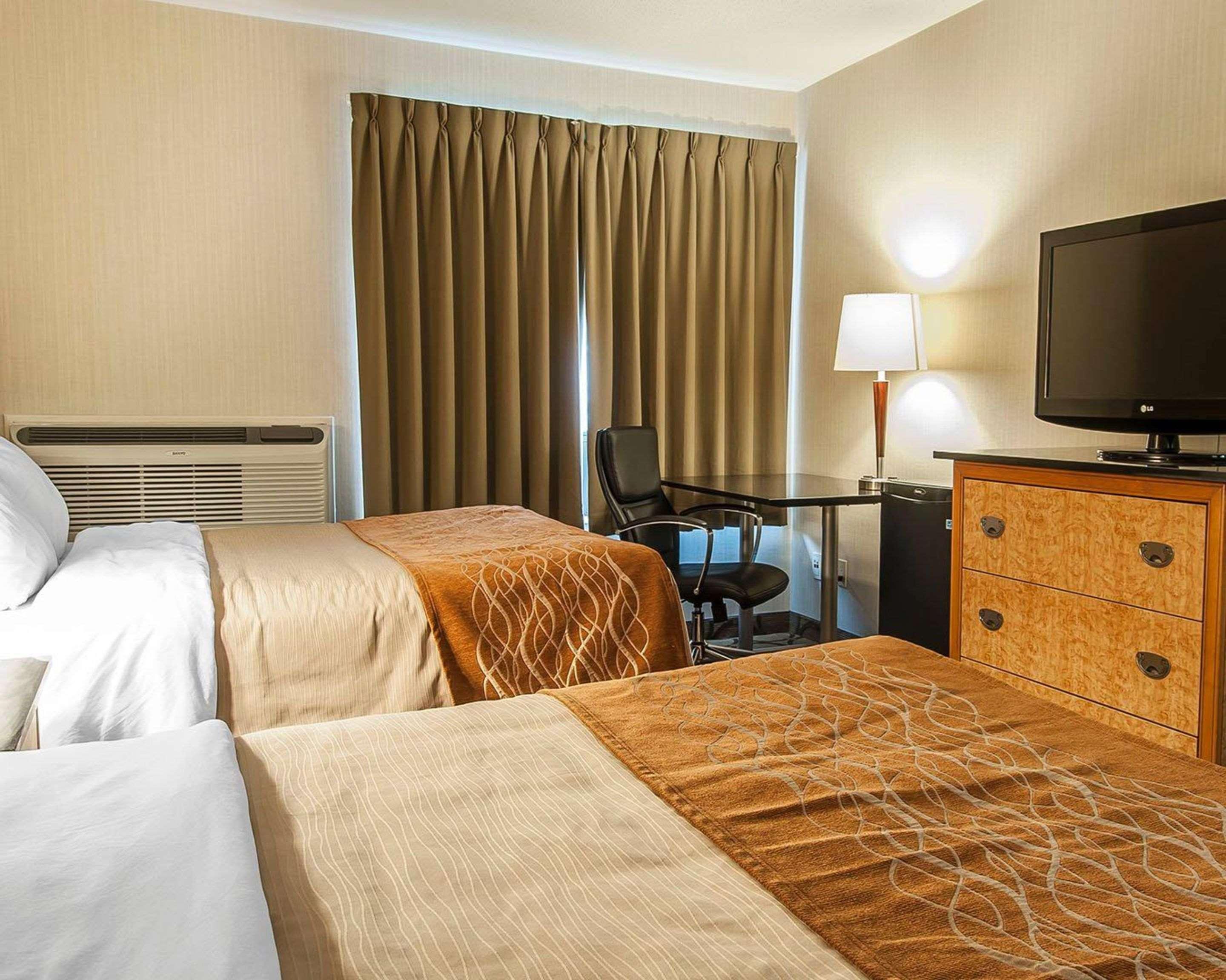 Comfort Inn Фредериктон Экстерьер фото