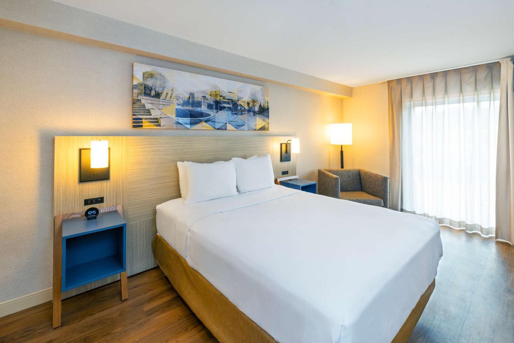 Comfort Inn Фредериктон Экстерьер фото